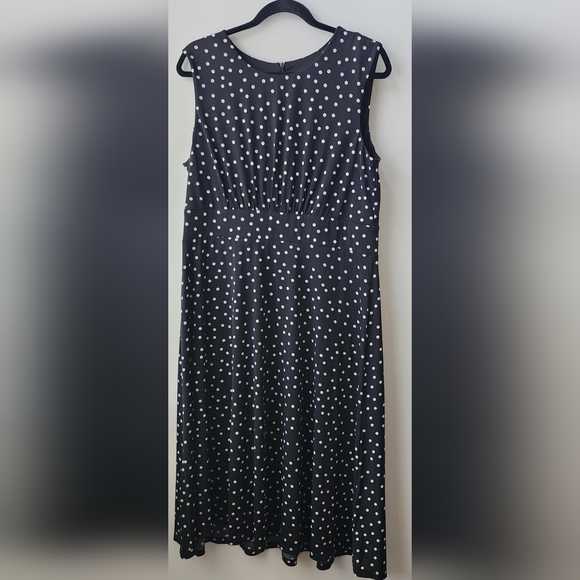 London Times Dresses & Skirts - London Times Black & White Polka Dot Midi Dress Stretchy Sz 14 Sleeveless A-line